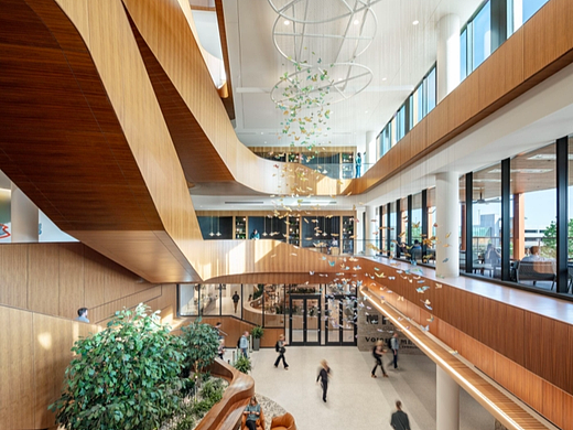 办公楼装修采用前廊概念：南方建筑的主打产品，象征着家和慷慨