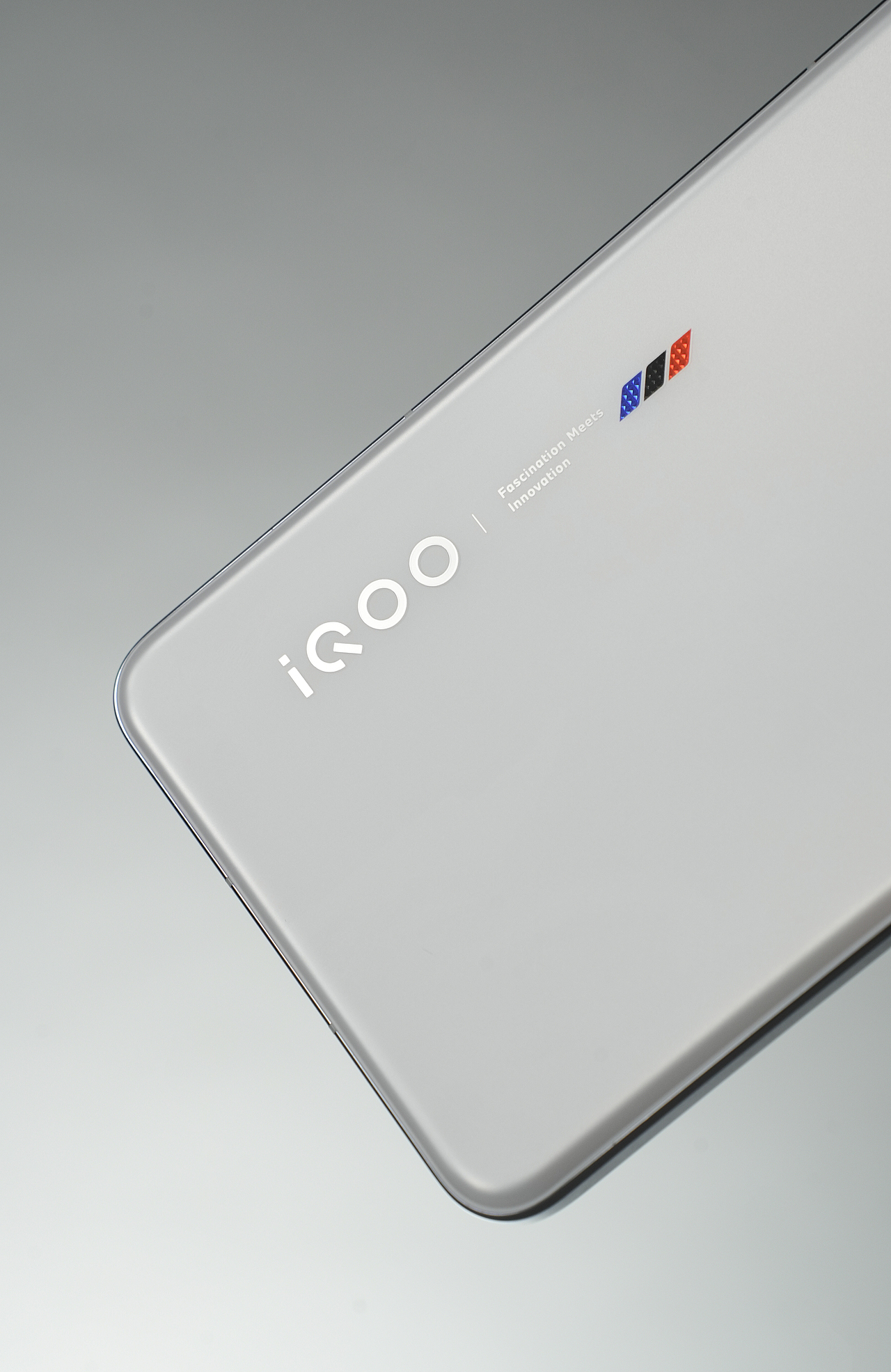 iQOO手机小图赏（原图直接发了）（图ZMzkxNjA3MDk2） - 产品摄影 - 站酷设计师小小红圈虾米原创素材 - 站酷ZCOOL