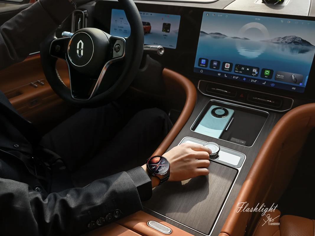 好奇！是什么智能手表让科技迷都疯狂？2025 年必看的实用选购指南！