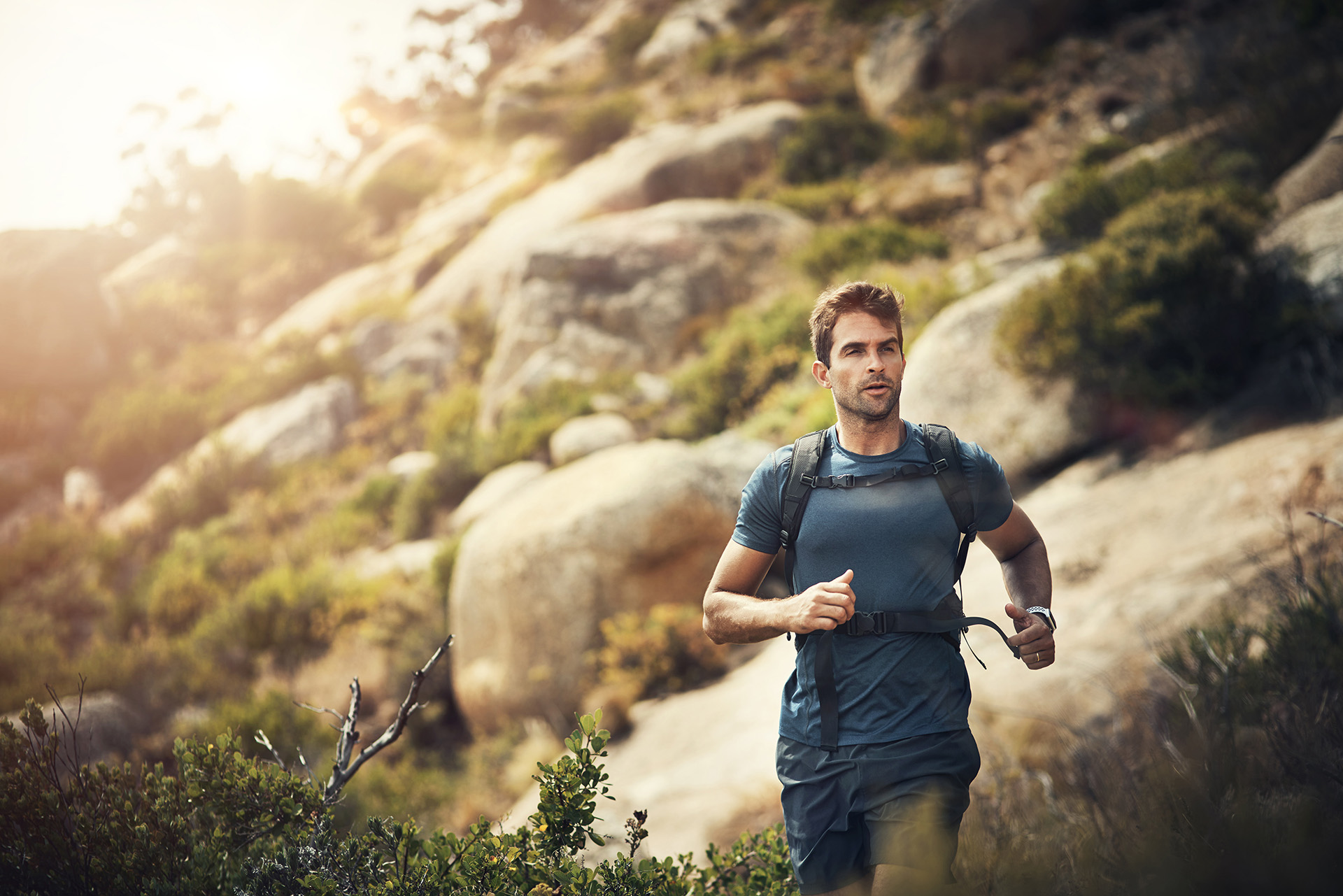 好奇！是什么智能手表让科技迷都疯狂？2025 年必看的实用选购指南！