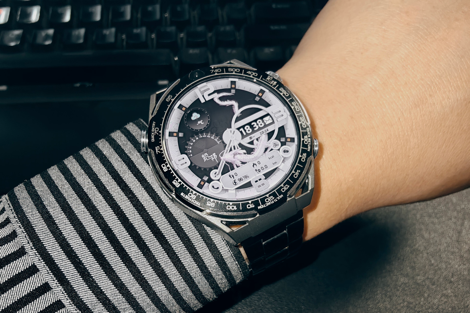 好奇！是什么智能手表让科技迷都疯狂？2025 年必看的实用选购指南！