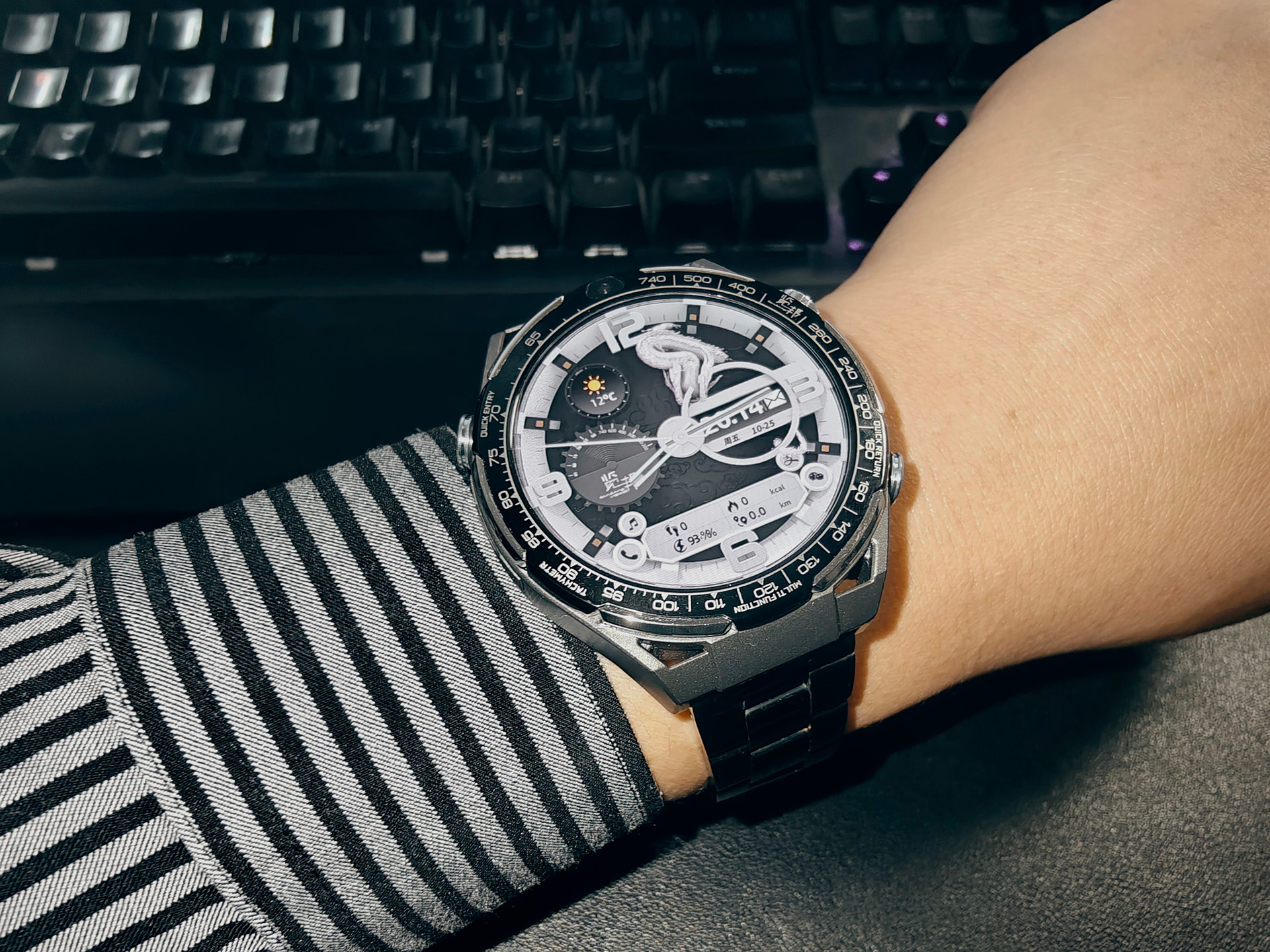 好奇！是什么智能手表让科技迷都疯狂？2025 年必看的实用选购指南！