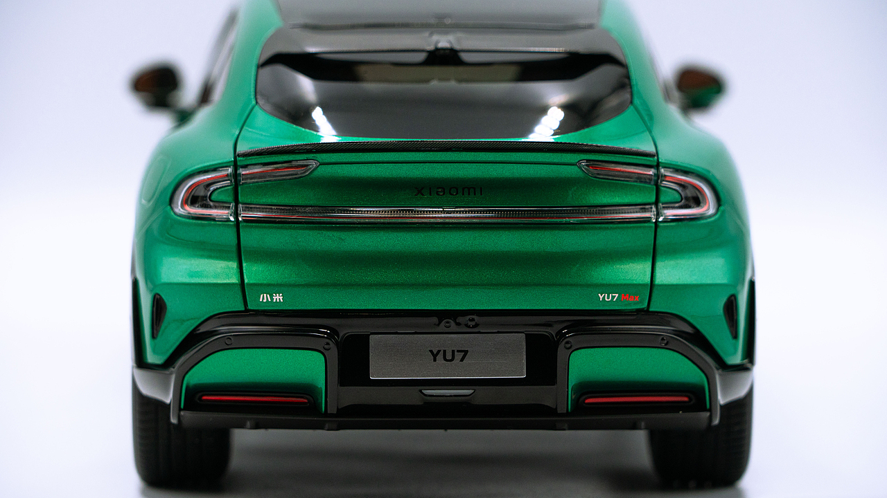 小米 YU7 宝石绿 1:18