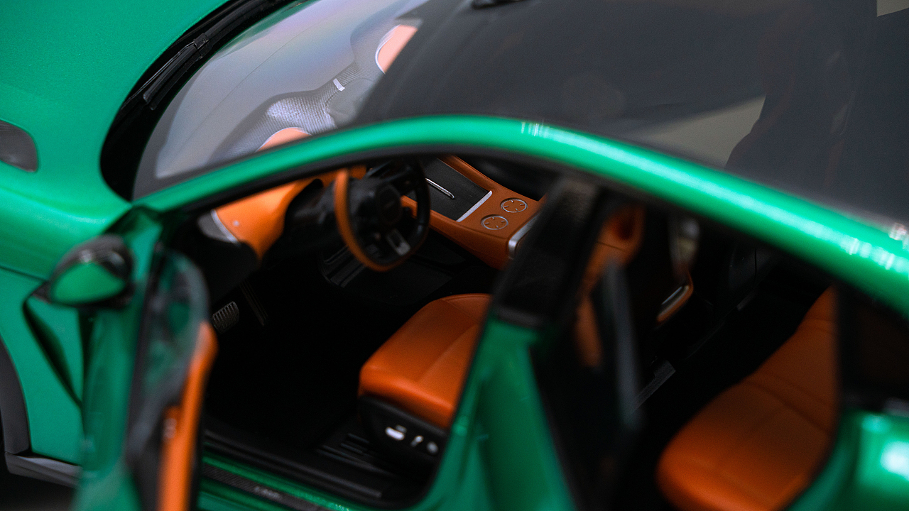 小米 YU7 宝石绿 1:18