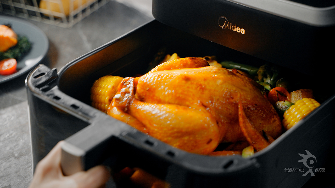 产品视频｜Midea美的空气炸锅｜智能电炸锅（图ZMzkxNzUzNDQ0） - 短片 - 站酷设计师光影在线摄影原创素材 - 站酷ZCOOL