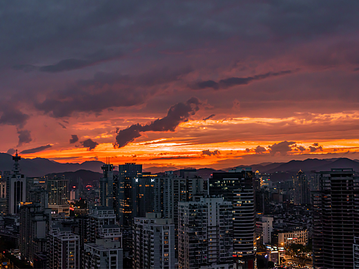晚霞是夏天做的梦