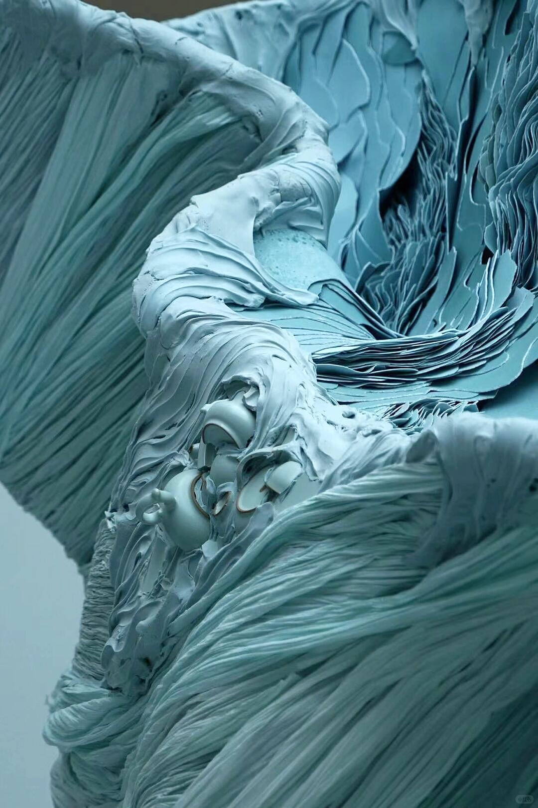 用千片碎汝瓷，刻画唯美宋代美学 | 装置艺术（图ZMzkxODgxMjcy） - 工艺品设计 - 站酷设计师迷路桃装置艺术原创素材 - 站酷ZCOOL