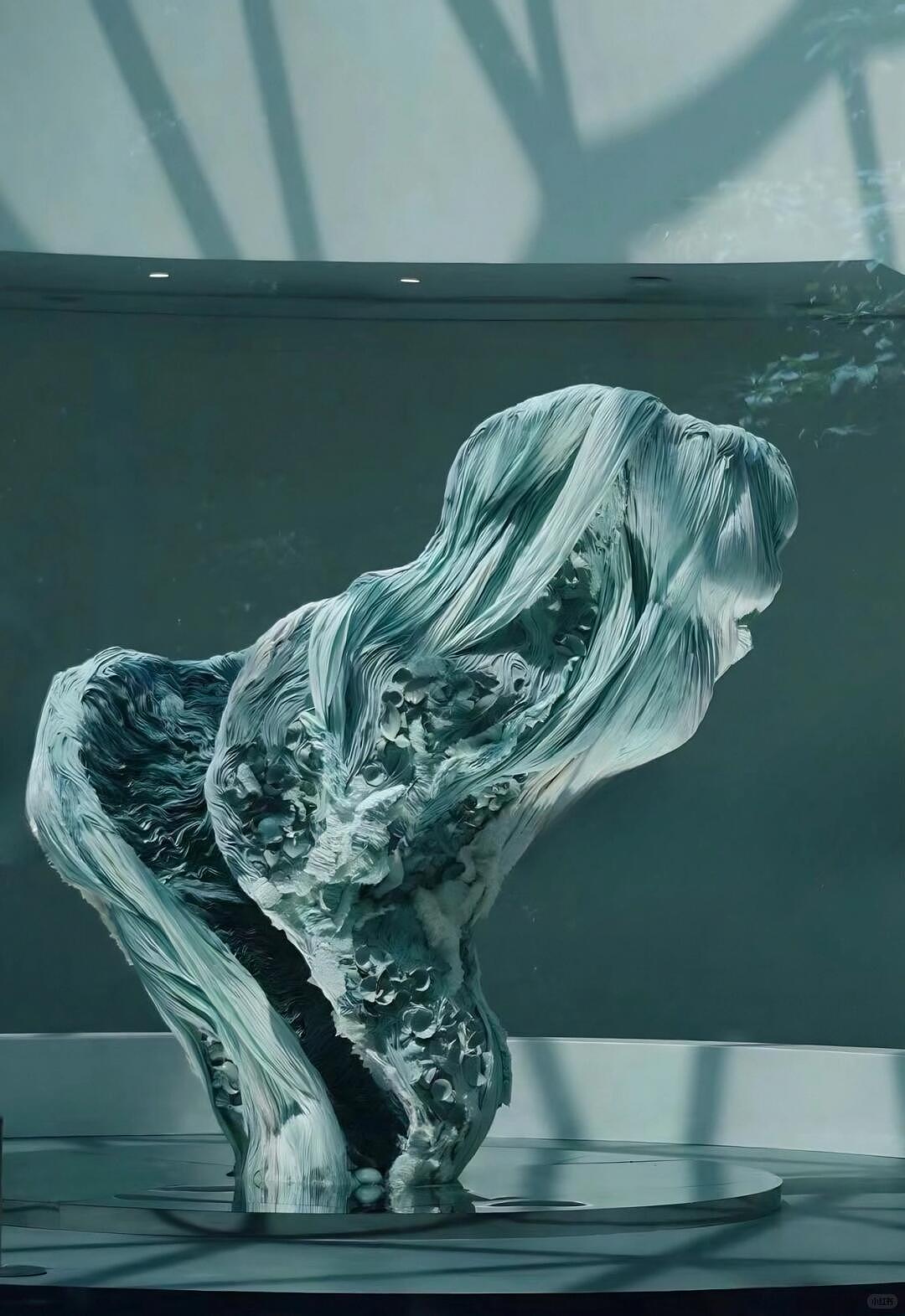 用千片碎汝瓷，刻画唯美宋代美学 | 装置艺术（图ZMzkxODgxMjI4） - 工艺品设计 - 站酷设计师迷路桃装置艺术原创素材 - 站酷ZCOOL