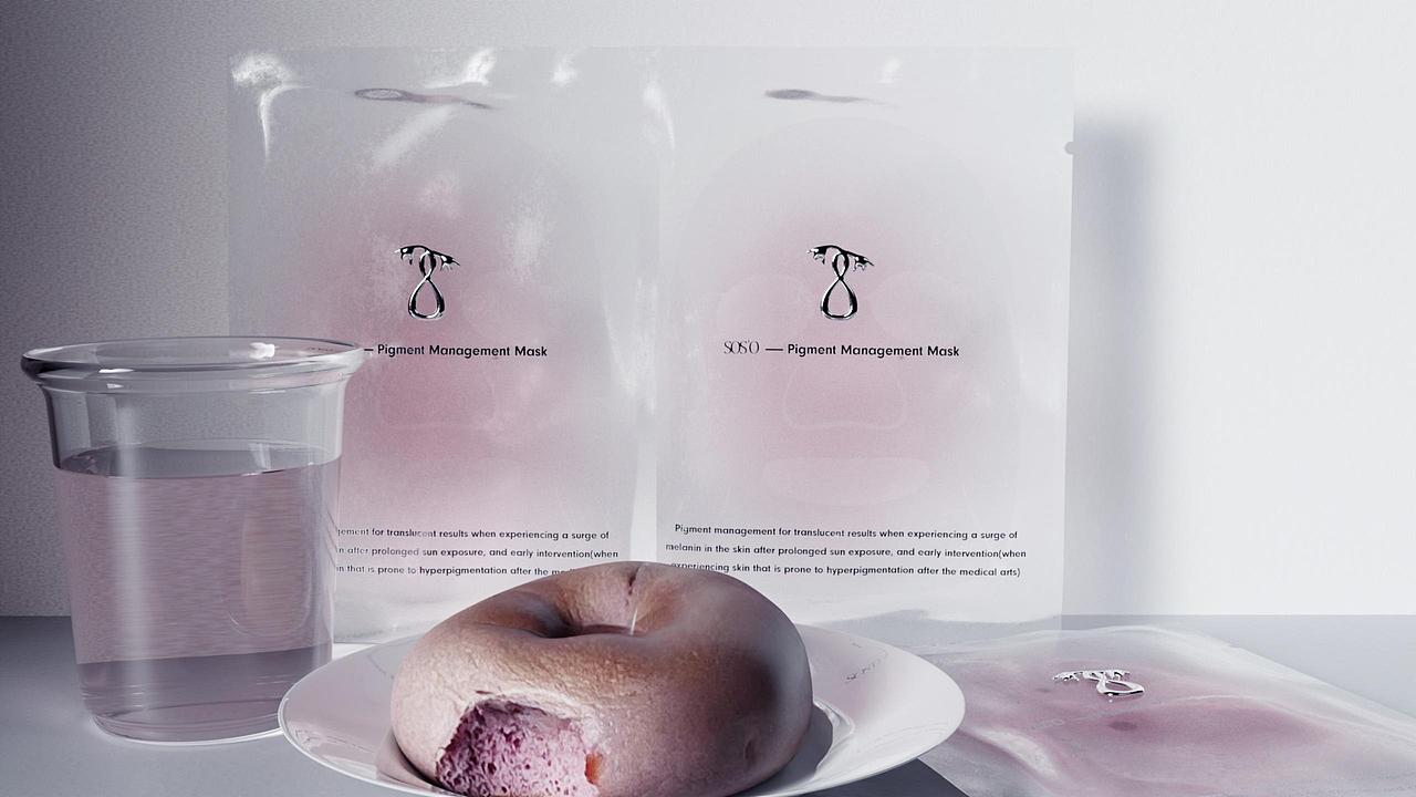 在地铁车厢敷面膜,是成年人的隐奢仪式