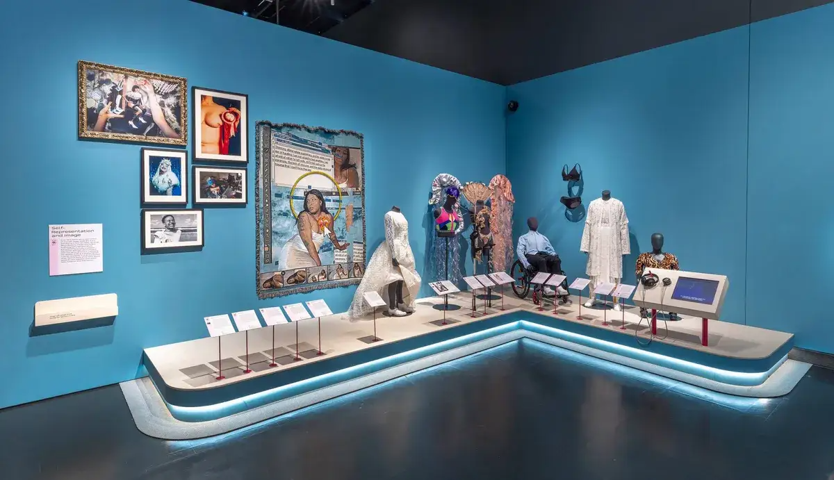 WCHTokyo25奖牌公布/HotToys首家COSBI实体专卖店开业/V&A 博物馆《设计与残疾》开幕（图ZMTUxMjEwOTY=） - 资讯 - 站酷设计师站酷资讯原创素材 - 站酷ZCOOL
