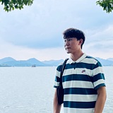 一只耳总的头像