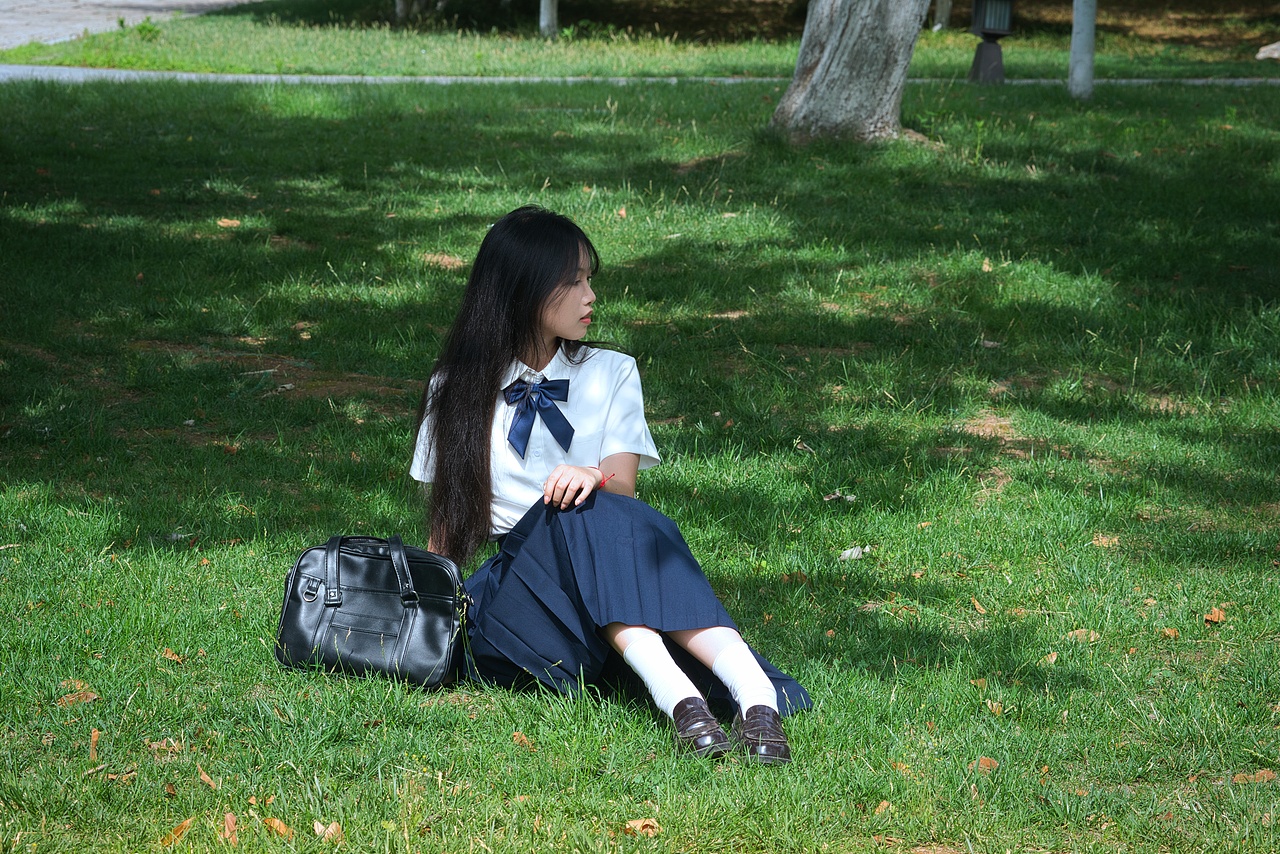 【公园JK】校园甜妹（图ZMzkyMDY0OTE2） - 人像摄影 - 站酷设计师爱西安的摄影师原创素材 - 站酷ZCOOL