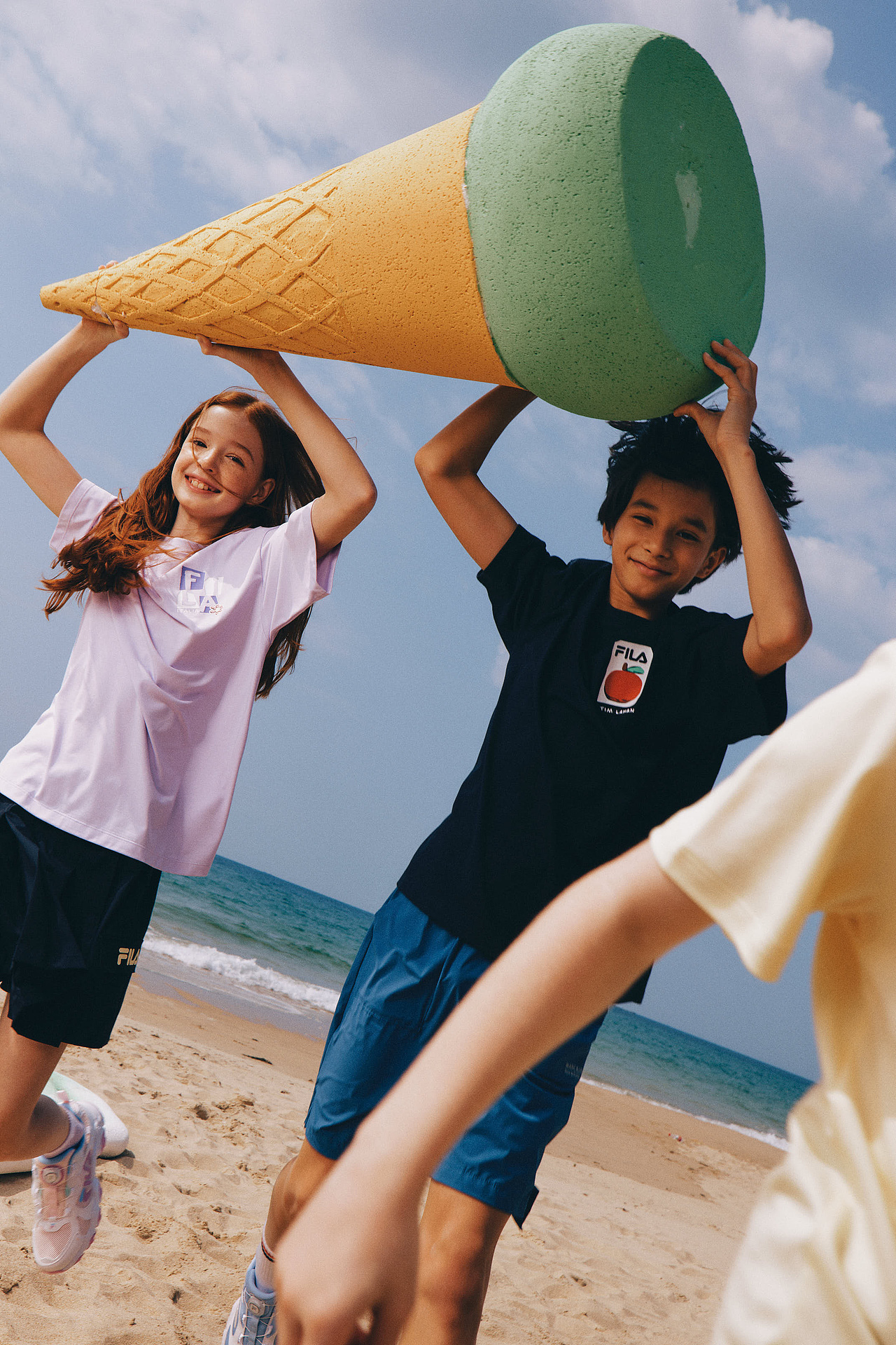 童装摄影｜FILAKIDS618（图ZMzkyMDc3MDQw） - 时尚/艺术摄影 - 站酷设计师莫河原创素材 - 站酷ZCOOL