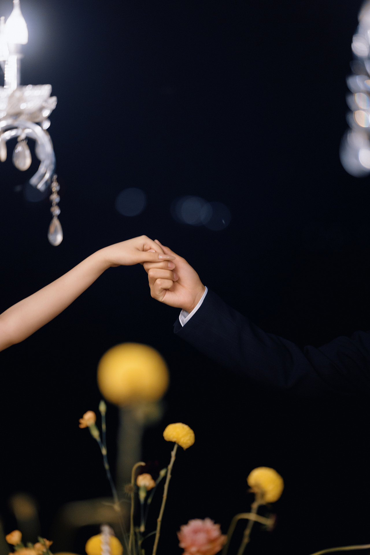 「 让海风作证,以浪花为戒,我们在黄昏里写下爱情 」