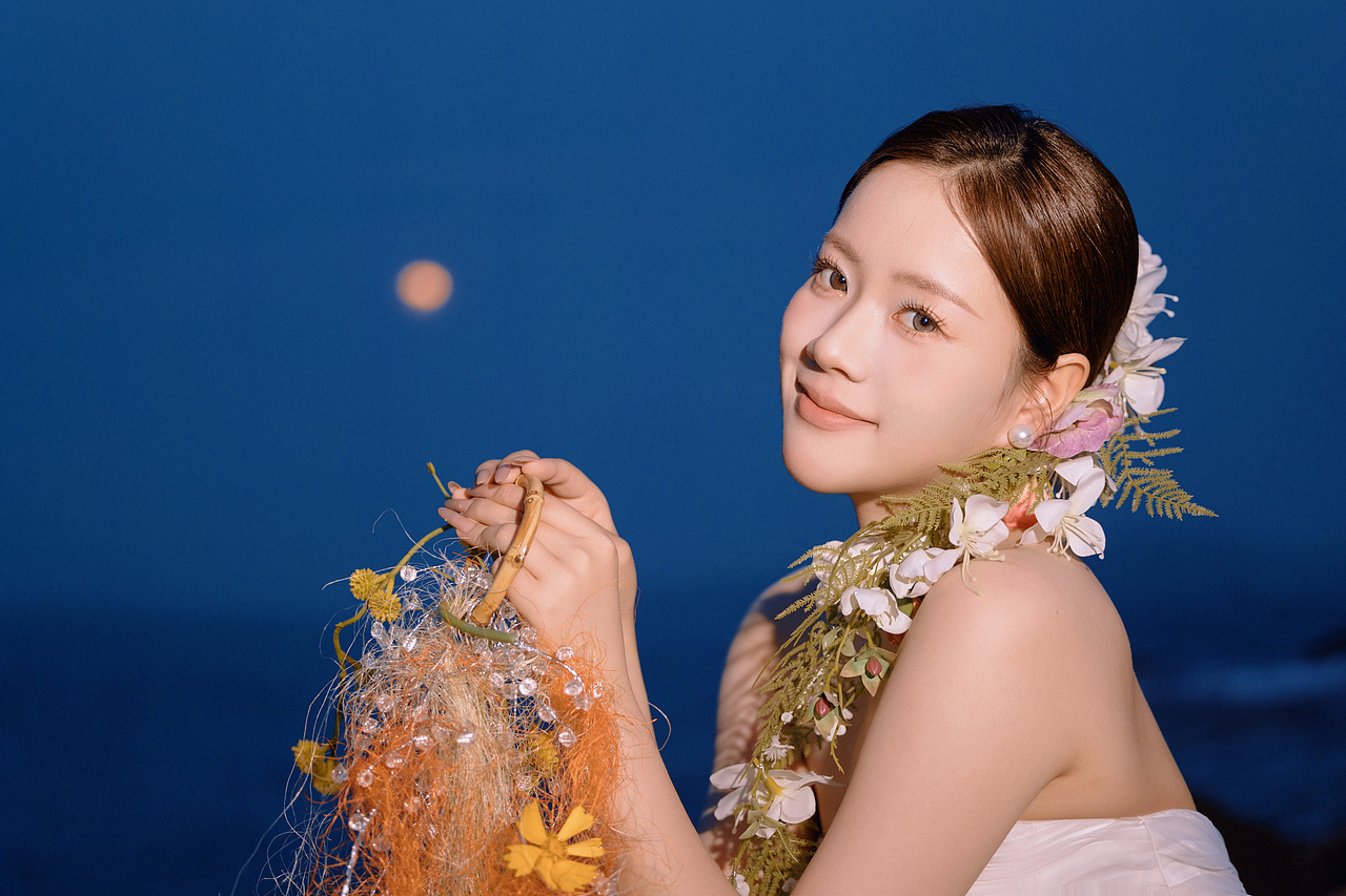 「 让海风作证,以浪花为戒,我们在黄昏里写下爱情 」