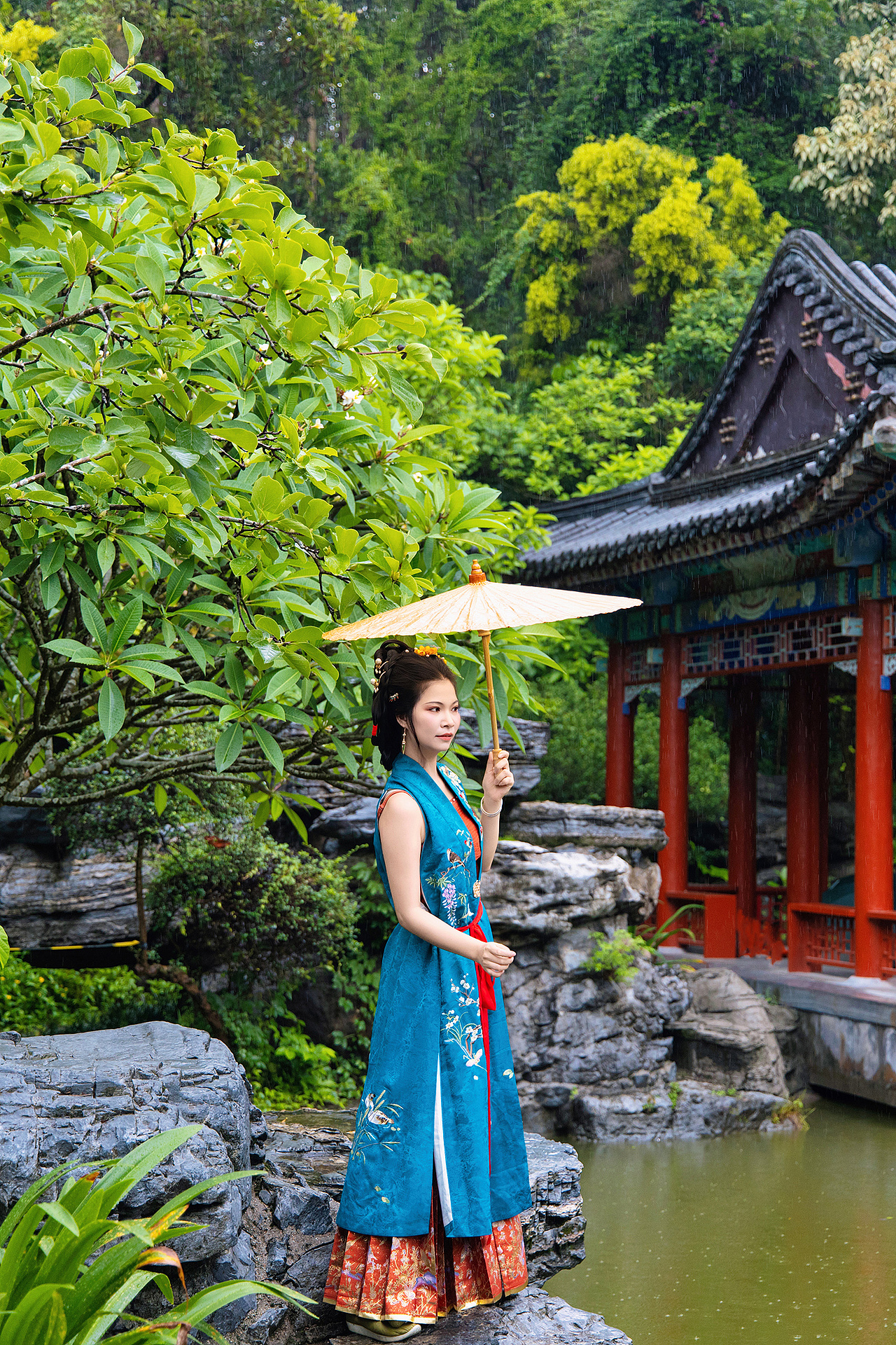 烟雨江南|深圳园博园汉服雨中大片🌧️