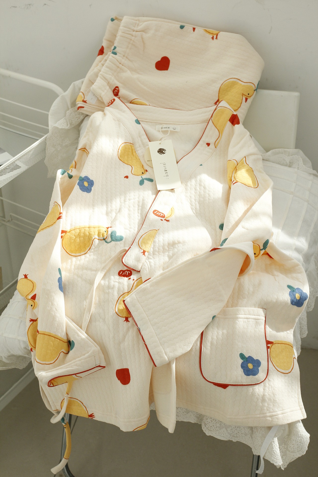 可爱小黄鸭月子服