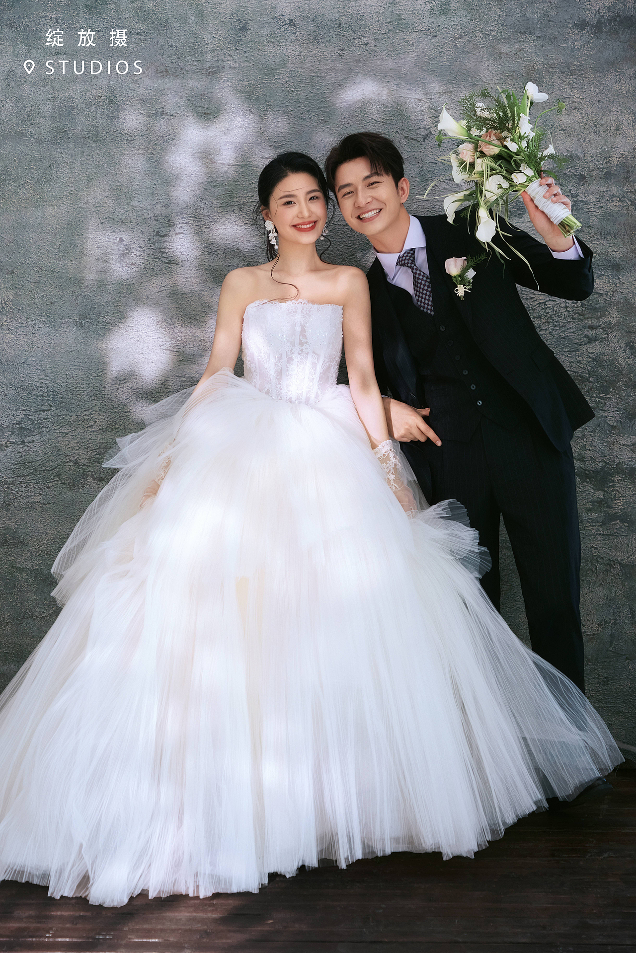 无法拒绝❤️简约仪式感婚纱照拍成人生照片‼️（图ZMzkyMTE4ODY0） - 婚礼摄影 - 站酷设计师绽放摄胶片摄影原创素材 - 站酷ZCOOL