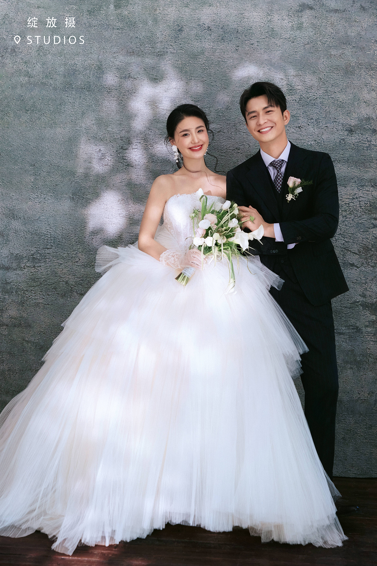 无法拒绝❤️简约仪式感婚纱照拍成人生照片‼️（图ZMzkyMTE4ODIw） - 婚礼摄影 - 站酷设计师绽放摄胶片摄影原创素材 - 站酷ZCOOL