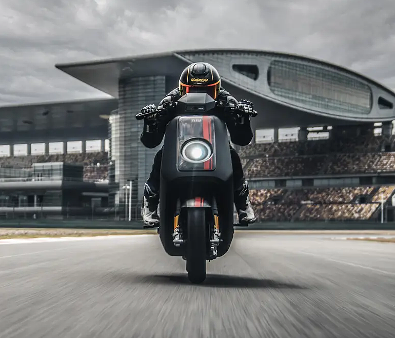 真实力!小牛NX Hyper的F1赛道通关密码