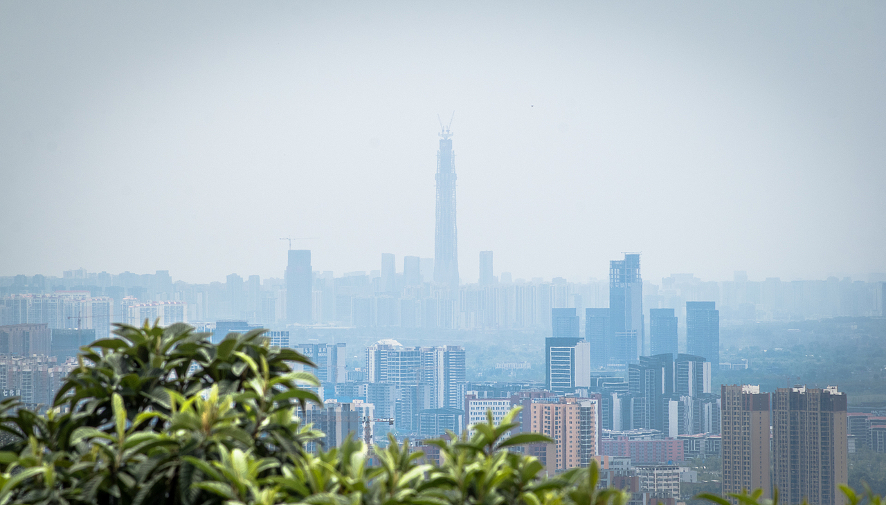 龙泉山遥望简阳与锦江