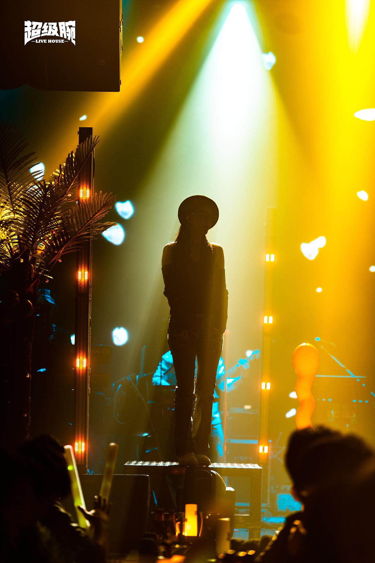 夜店摄影 · 毕夏大叔 | 2024超级腕LIVEHOUSE（图ZMzkyMzMwOTEy） - 人像摄影 - 站酷设计师毕夏大叔原创素材 - 站酷ZCOOL