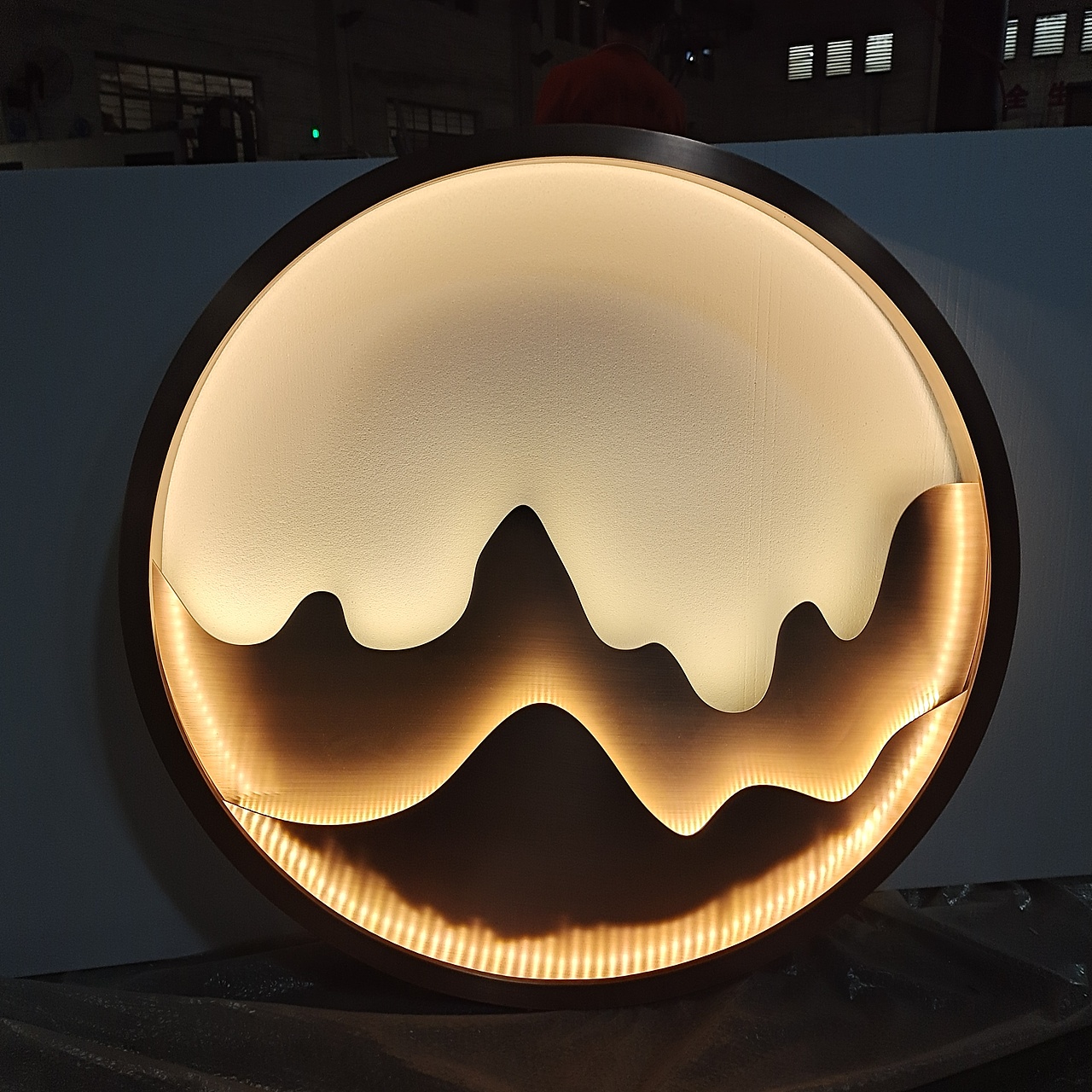 岁月不败山河韵一屏屹立见永恒 庭院屏风山峦背景墙