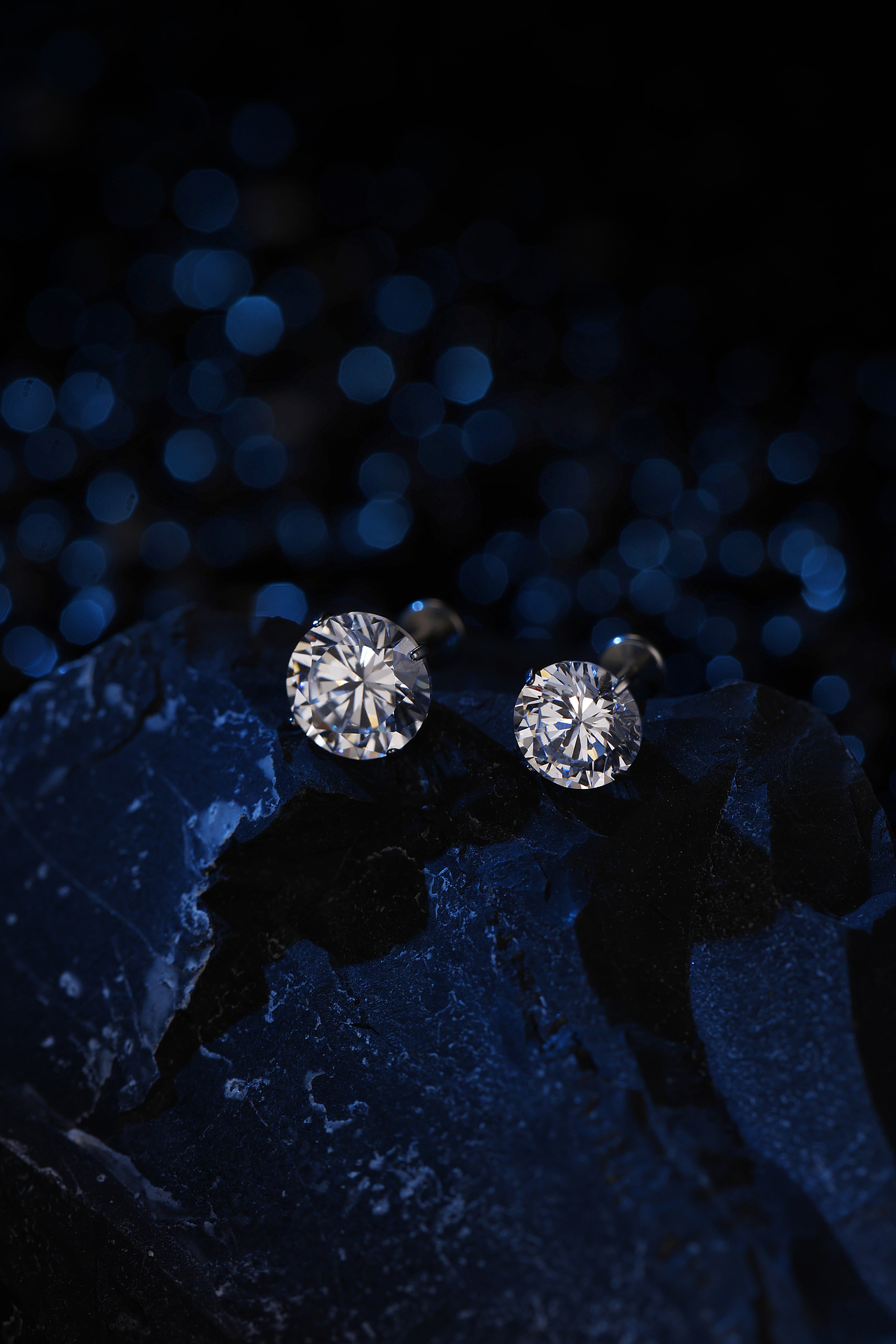 锆石钻钛合金耳钉（图ZMzkyMzUzMjg4） - 产品摄影 - 站酷设计师cous原创素材 - 站酷ZCOOL