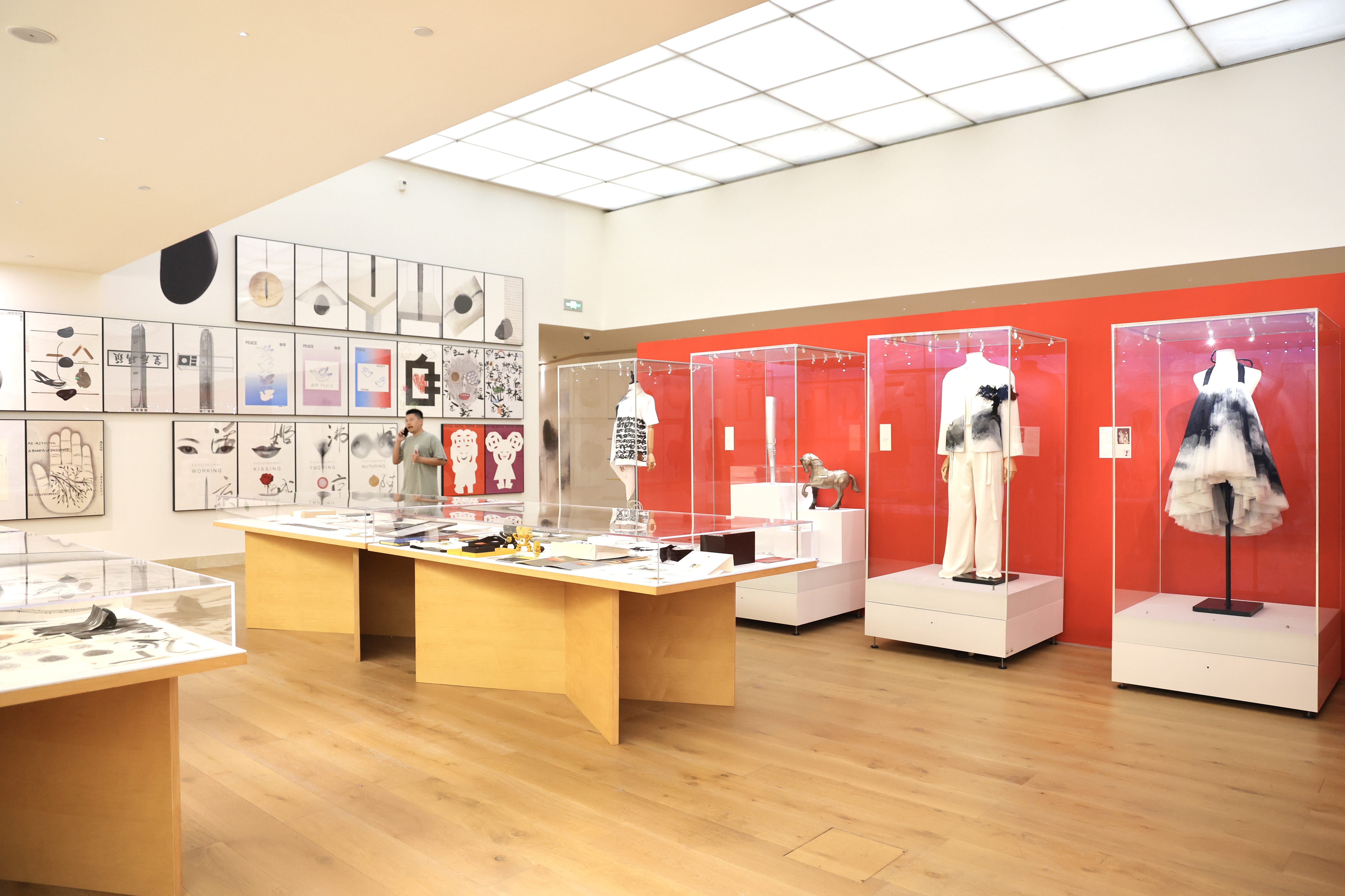 站酷资讯｜“中国精神：靳埭强创意六十年”展览开启