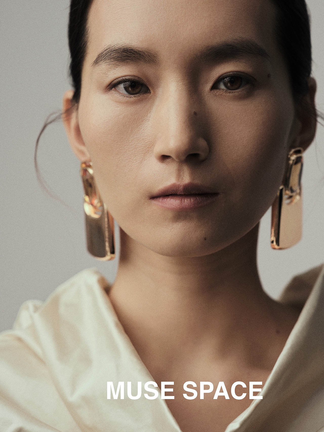 「慵懒即高级」时装摄影｜解锁通勤装的松弛主义表达（图ZMzkyNTUwMDE2） - 人像摄影 - 站酷设计师MUSE摄影原创素材 - 站酷ZCOOL