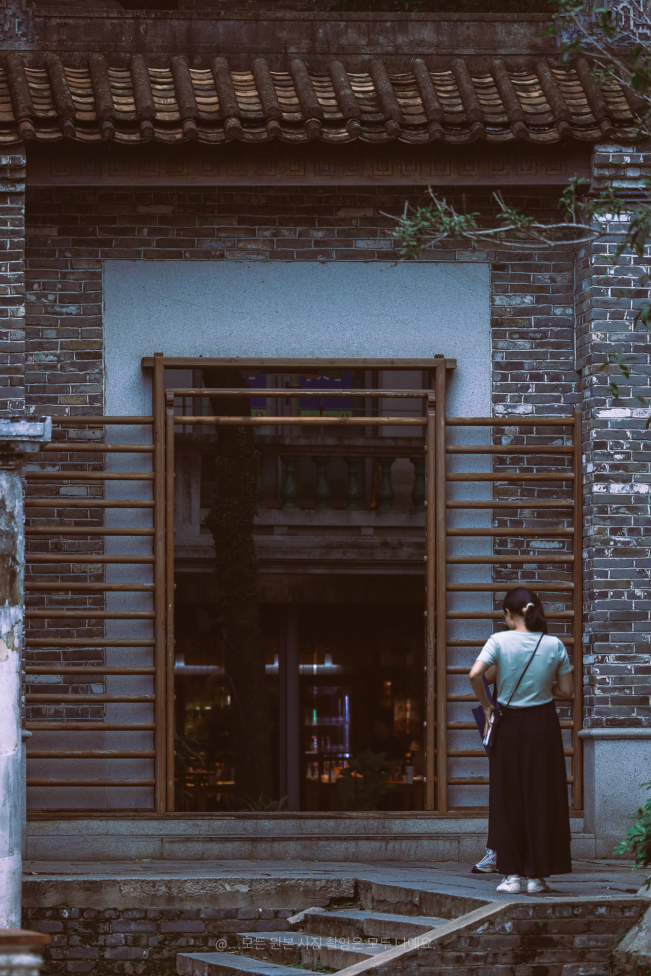 打卡岭南天地：竹椅叠趣、清泉灵动，邂逅岭南风情（图ZMzkyNjI2MDEy） - 风光摄影 - 站酷设计师无声无故原创素材 - 站酷ZCOOL