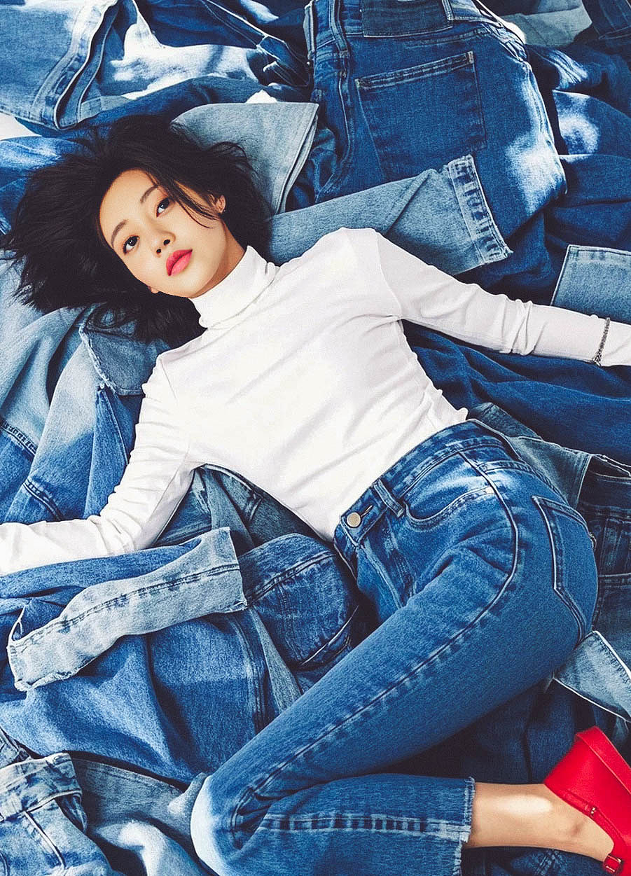 📸 牛仔与白 T,拍出随性松弛感