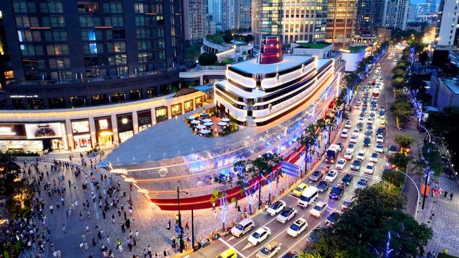 国内首个行李箱造型LV之家落地上海/兰博基尼推出限量电竞椅/宾利推出首个野餐系列