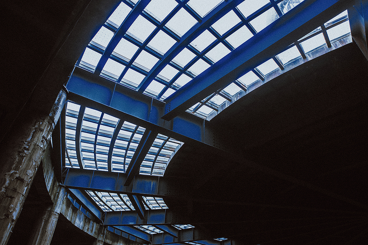 末日未来主义,千禧美学盛宴