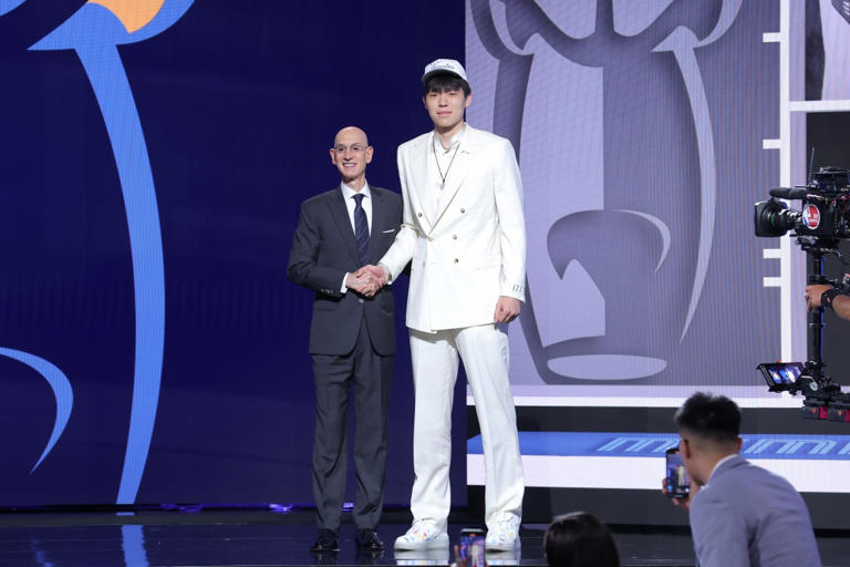 杨瀚森LOGO首亮相/小米YU7 发布九种颜色可选/杭州来福士×站酷面包插画艺术展开展（图ZMTUxMzU5NTY=） - 资讯 - 站酷设计师站酷资讯原创素材 - 站酷ZCOOL