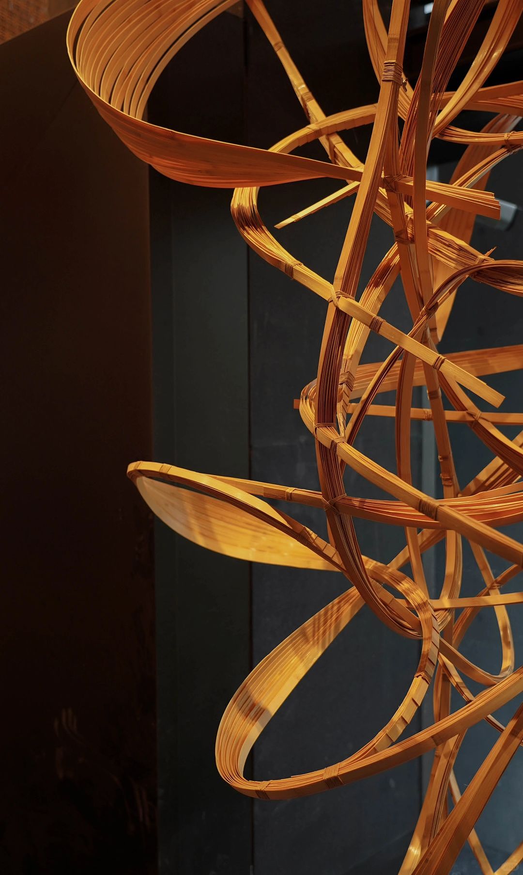 用竹书写禅意，风和雾的轨迹 | 酒店装置艺术（图ZMzkyNzU4Mjg4） - 商业空间设计 - 站酷设计师迷路桃装置艺术原创素材 - 站酷ZCOOL