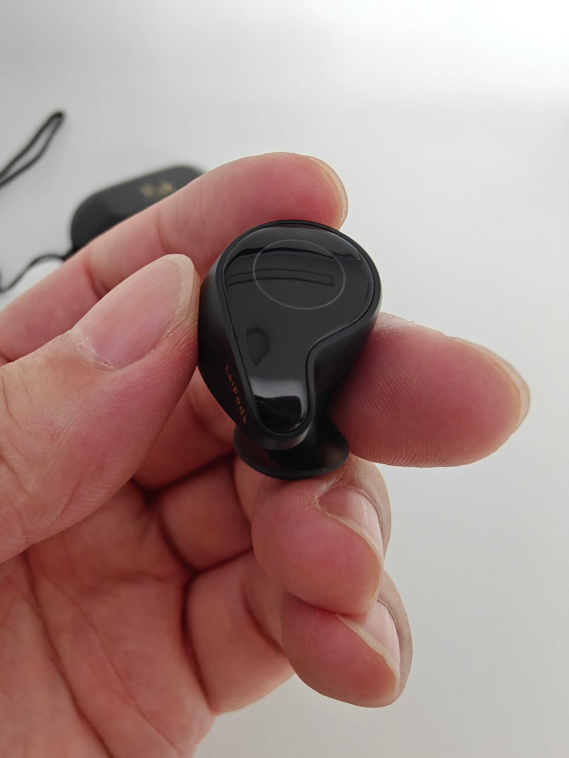 2025年蓝牙耳机发烧友指南：三款「独占性」旗舰横评与选购逻辑！