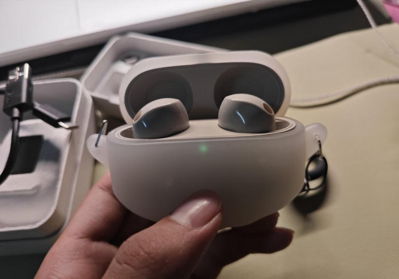 2025年蓝牙耳机发烧友指南：三款「独占性」旗舰横评与选购逻辑！