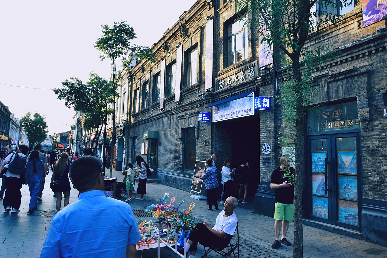 哈尔滨老道外的二手古玩市场