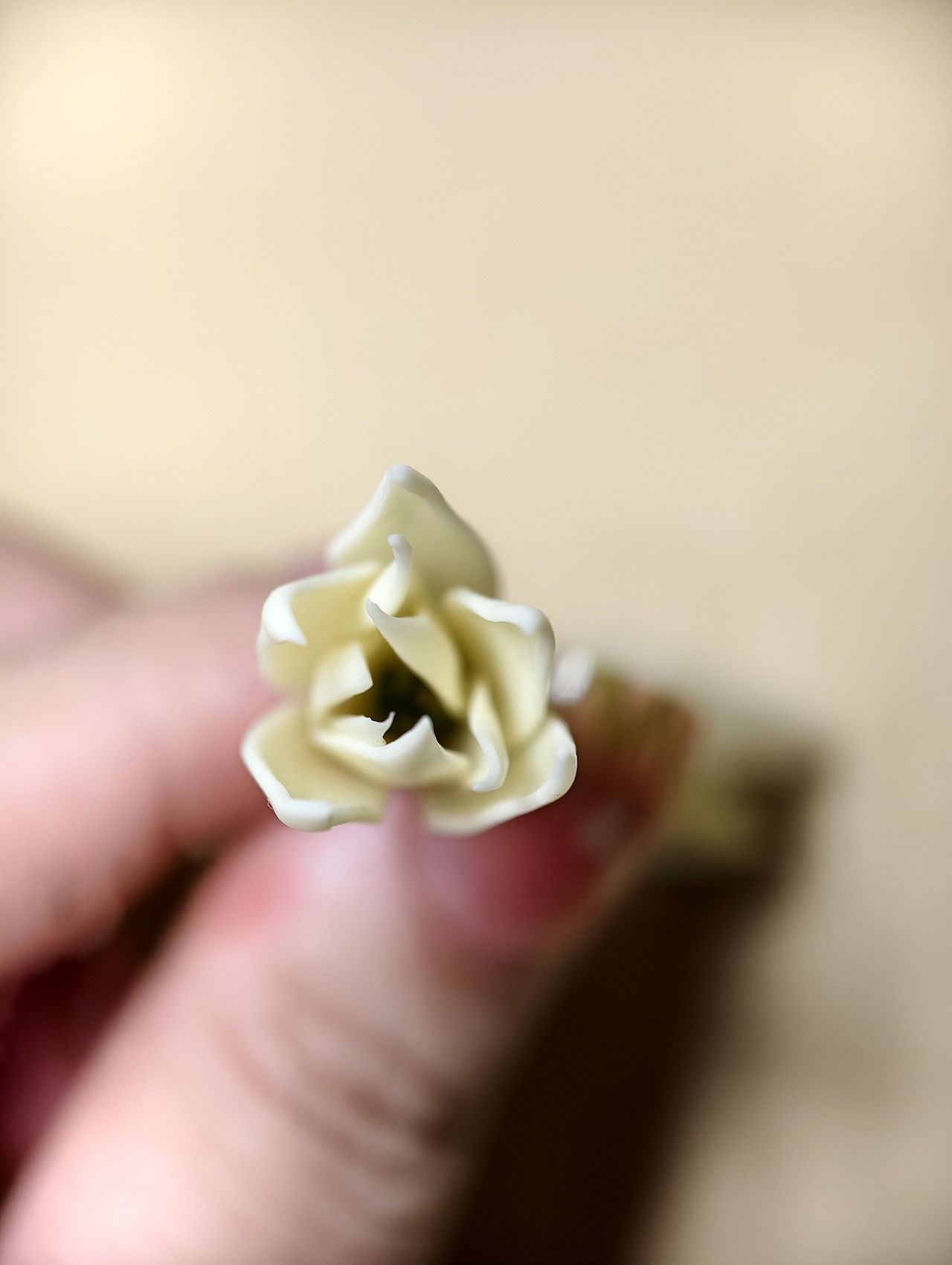 用粘土自制白兰花胸针|附教程