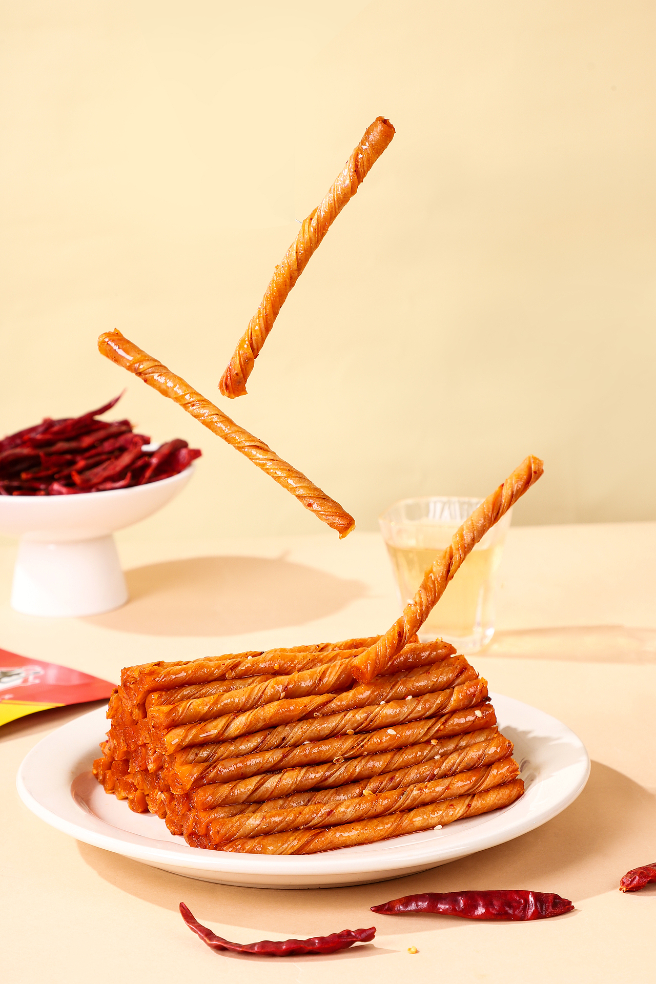 辣條辣片（圖ZMzkzMTI0NDIw） - 產(chǎn)品攝影 - 站酷設(shè)計(jì)師時(shí)光美食攝影原創(chuàng)素材 - 站酷ZCOOL
