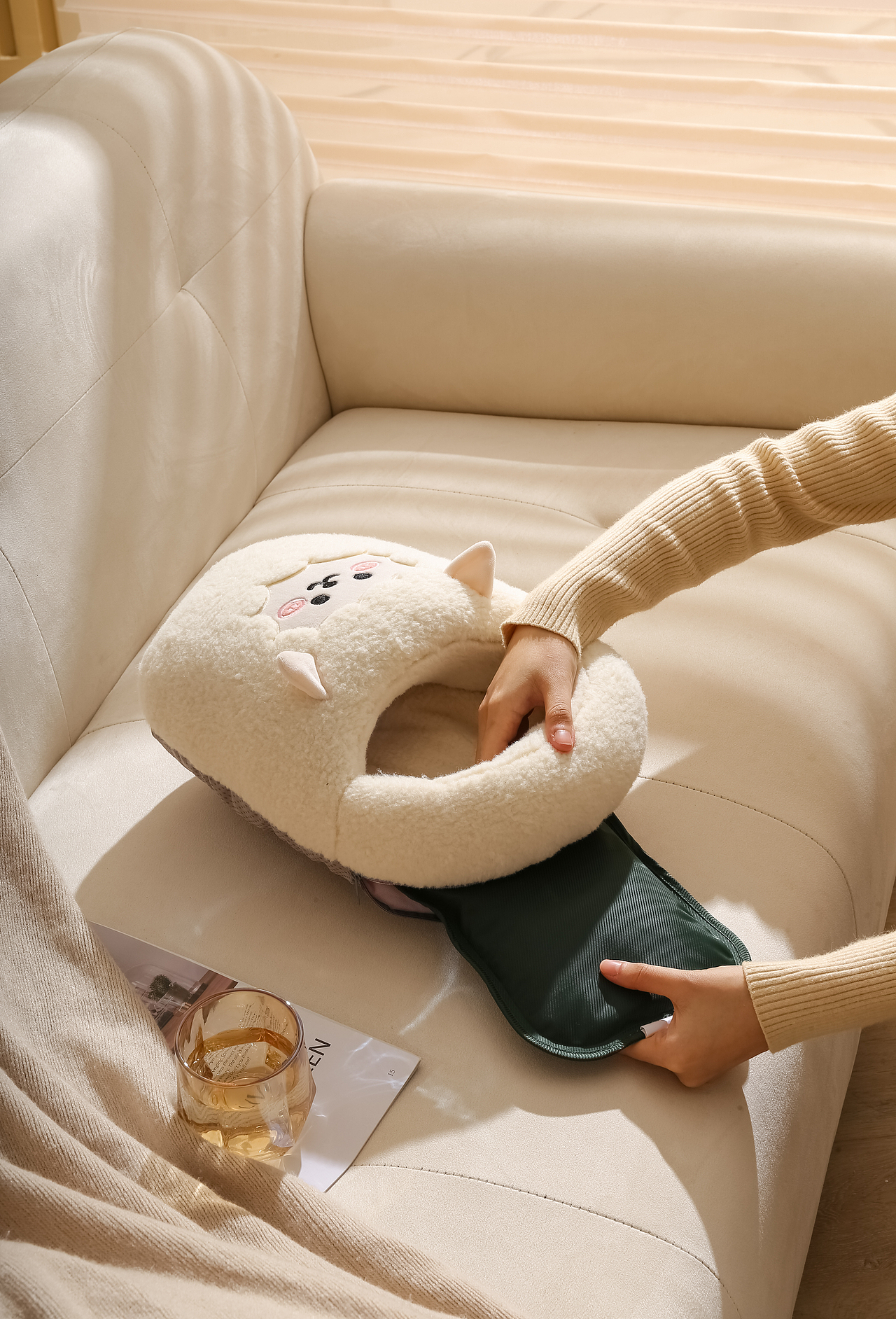 小羊暖脚宝（大图为图片直出，小图是精修详情图）（图ZMzkzMTQ2MjE2） - 产品摄影 - 站酷设计师damontang原创素材 - 站酷ZCOOL