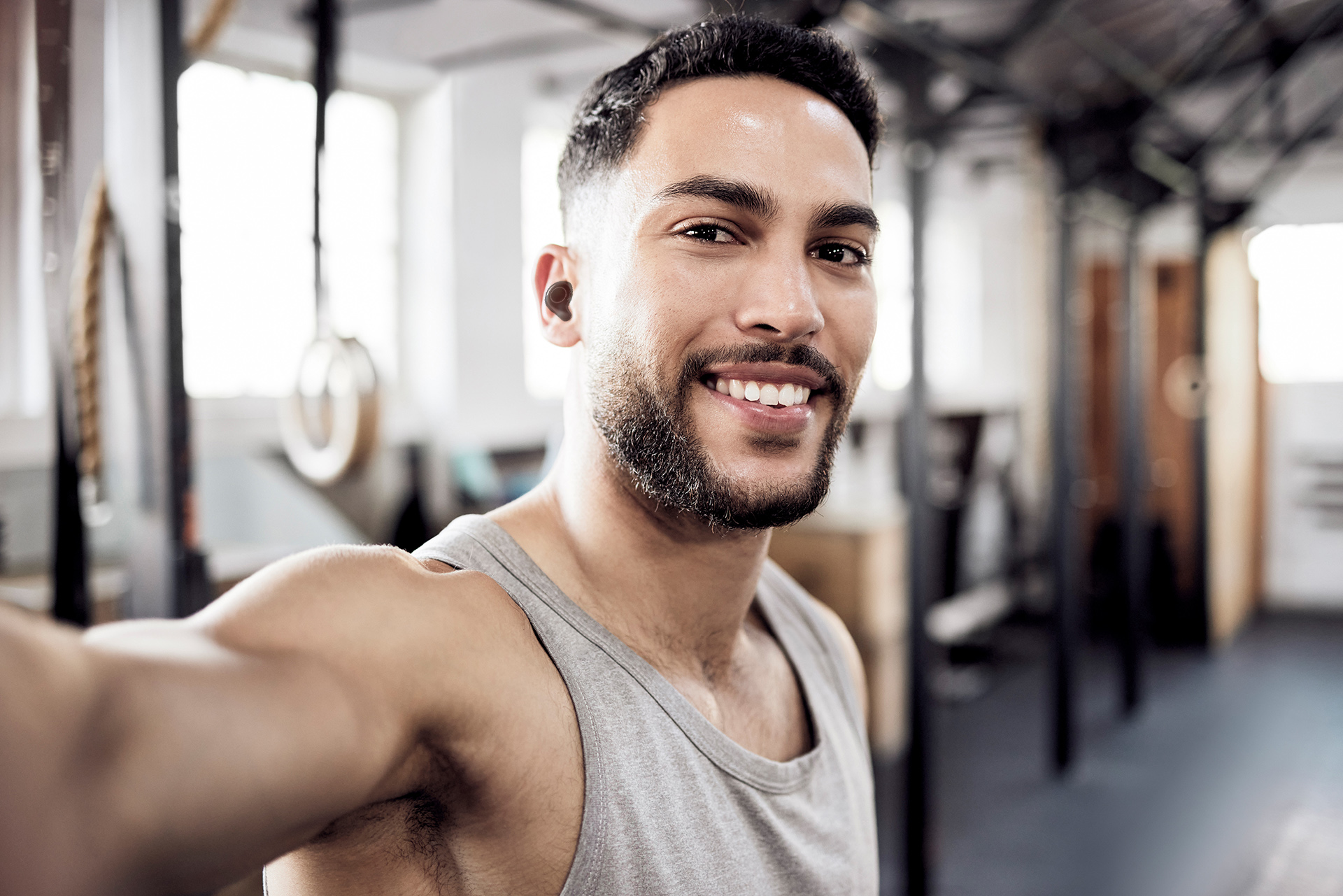 以前的歌都白听了：换这款蓝牙耳机后，HiFi音质惊艳到起鸡皮疙瘩（图ZMTUxNDQ2MTI=） - 观点 - 站酷设计师擎天创界原创素材 - 站酷ZCOOL