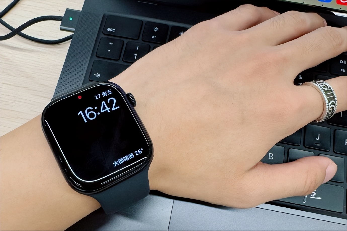 年度硬核手表测评！自费买遍热门款，小白必看避坑点+选购清单