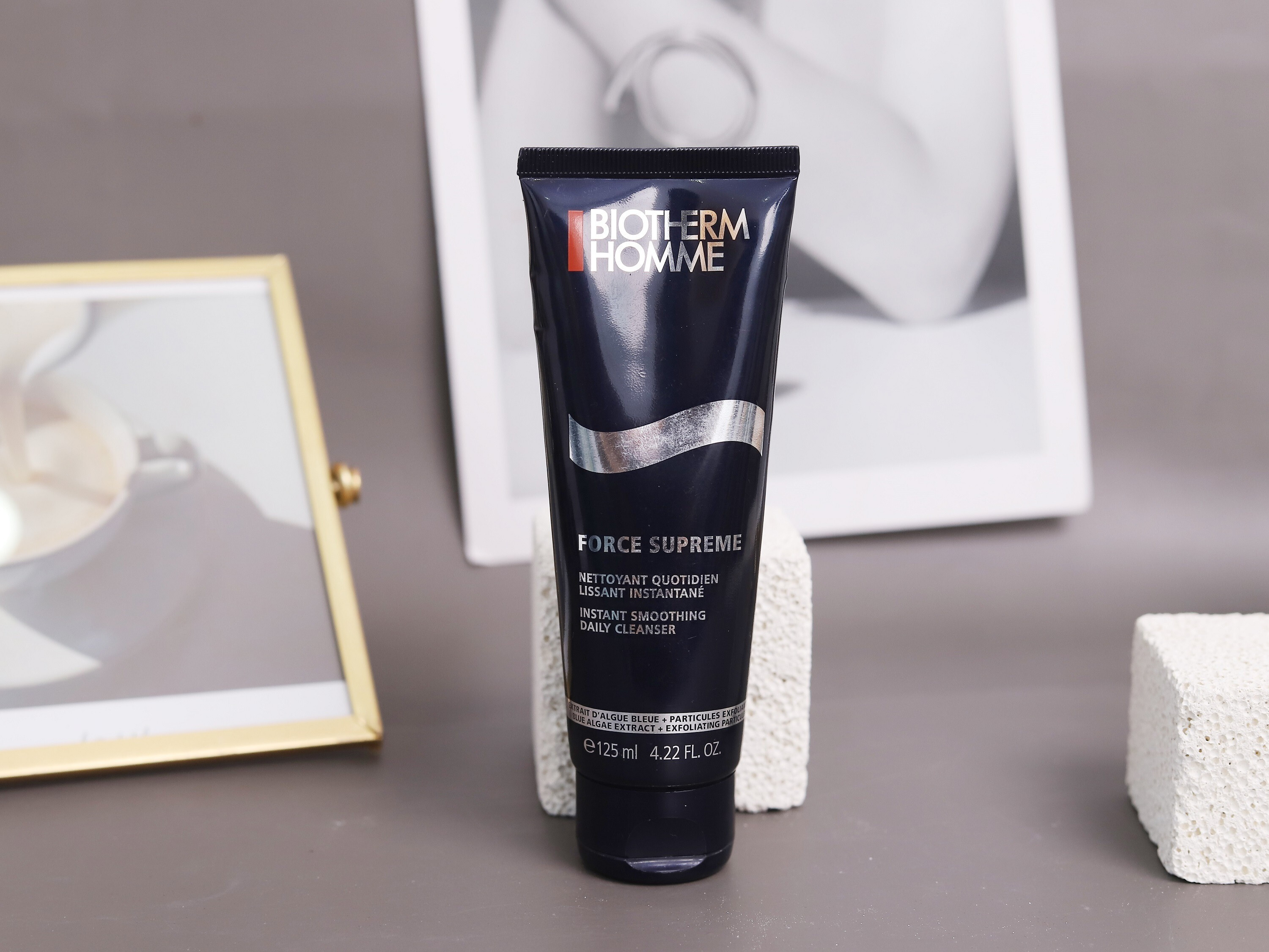 2025年男士洁面套装:这几款凭“控油+抗皱紧致+保湿”多效合一火出圈,为啥人人爱?