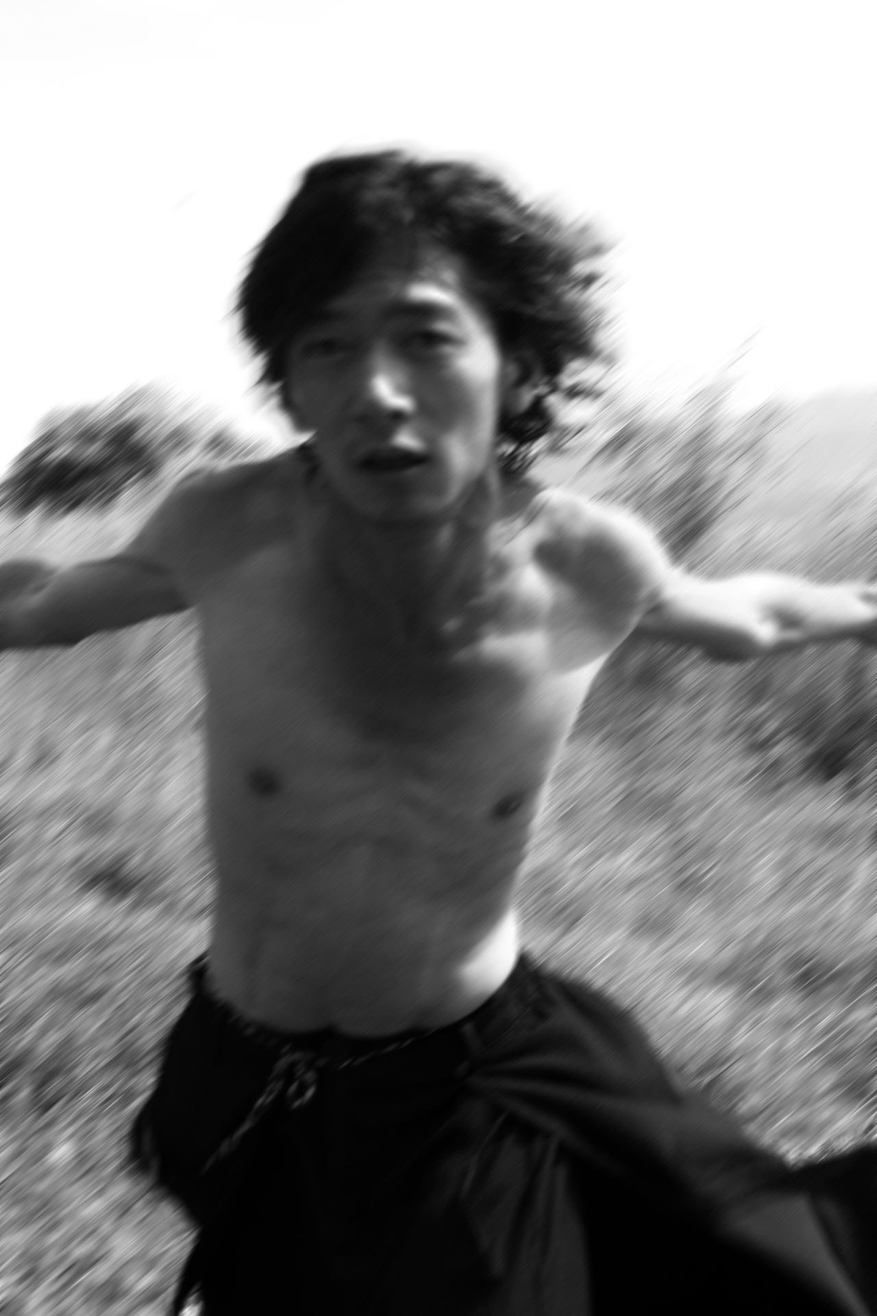 禁锢的田野会开出自由的花（图ZMzkzMjY4NDky） - 人像摄影 - 站酷设计师乔英俊原创素材 - 站酷ZCOOL