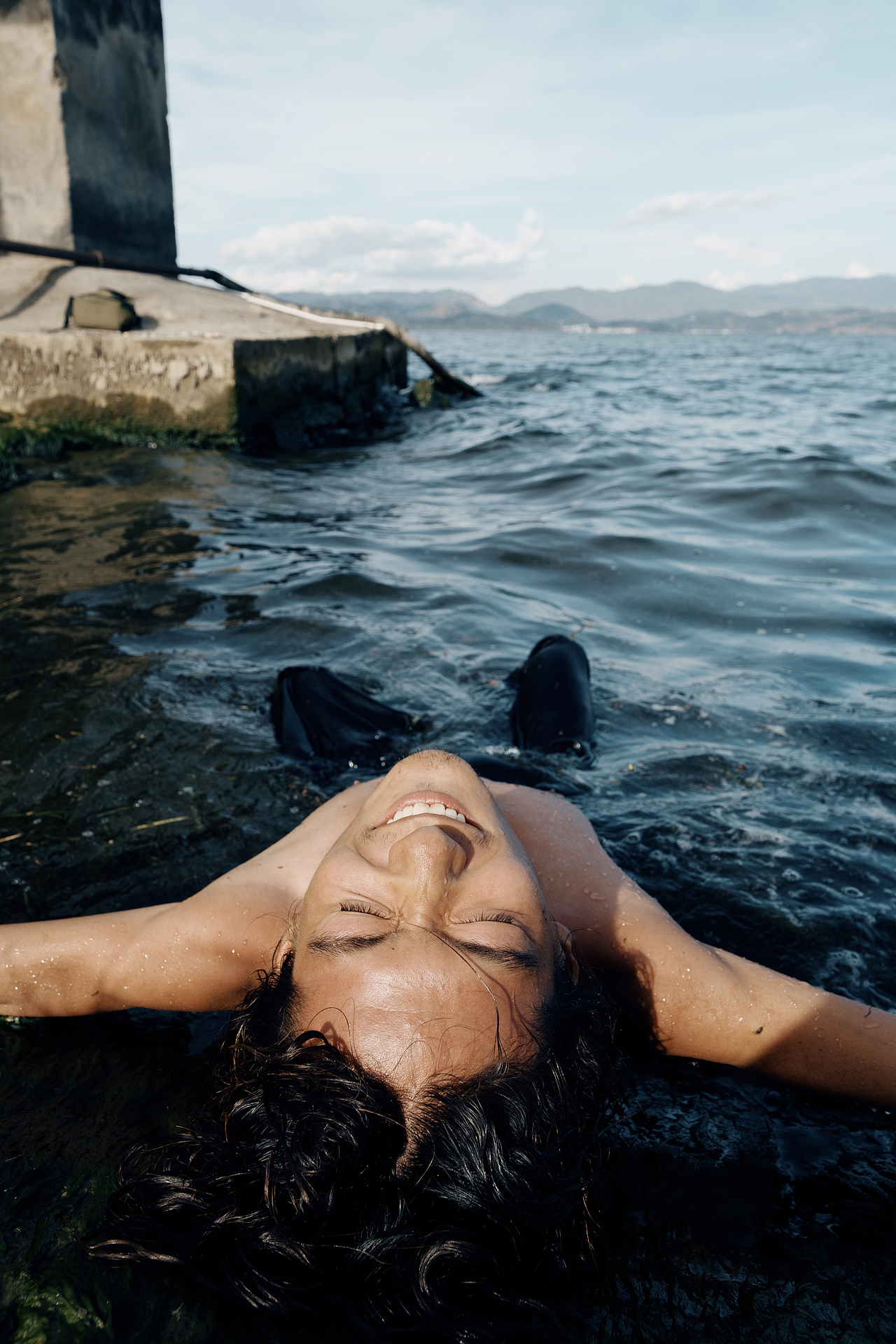 禁锢的田野会开出自由的花