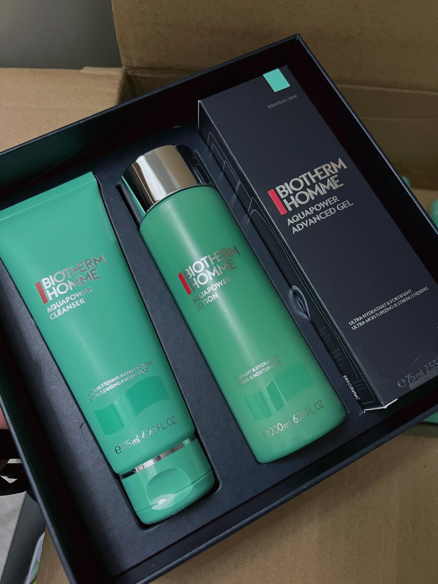 告别“洗后紧绷”!2025年热门男士洁面套装:控油不拔干,抗皱保湿全兼顾