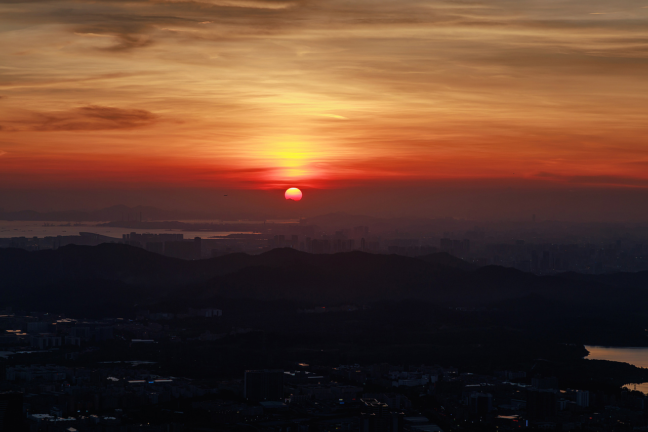黄昏时分登顶深圳阳台山 拍到了绝美日落