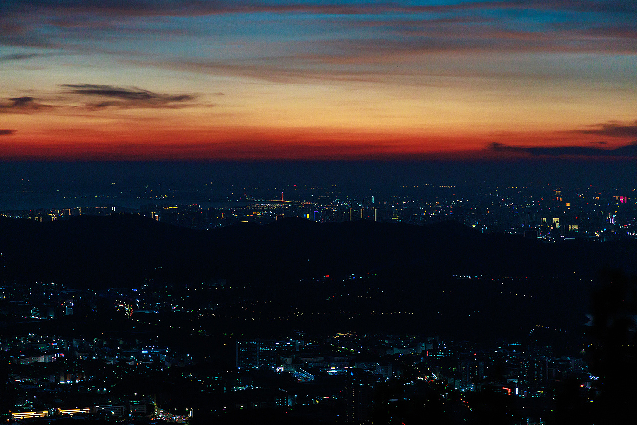 黄昏时分登顶深圳阳台山 拍到了绝美日落